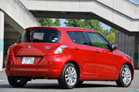 スズキ・スイフトXS-DJE（FF/CVT）／ワゴンR 20周年記念車（FF/CVT）【試乗記】の画像