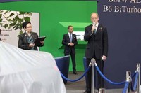 プレスカンファレンスでは、独アルピナのアンドレア・ボーフェンジーペン代表取締役社長がスピーチを行った。