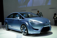 トヨタFCV-R：スタイリングもイチオシ！の画像