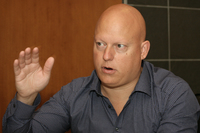 創業当時「マクラーレンF1」を目標にしていたと語るケーニグセグ氏。
    