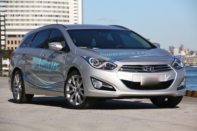 「ヒュンダイi40」