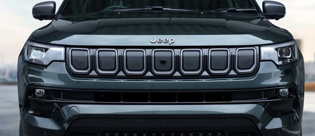 都会派SUV「コンパス」にジープ80周年の特別仕様車が登場 【ニュース