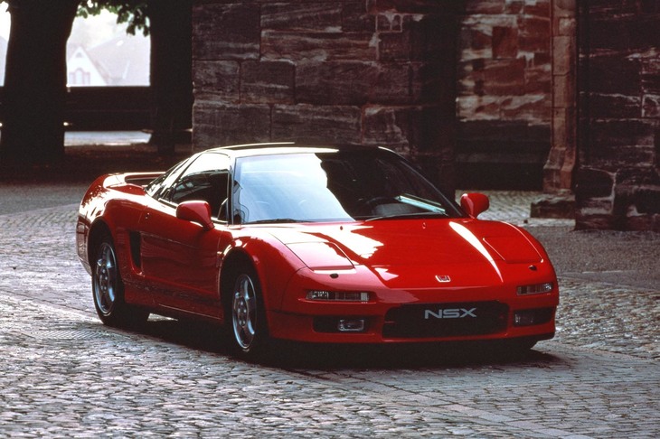 四輪では、高性能スポーツカー「NSX」の初代モデル（1990年～2005年）に対して、リフレッシュプランが用意されている。ホンダのオリジナルレストアサービスとしてはこれが最初のものだった。