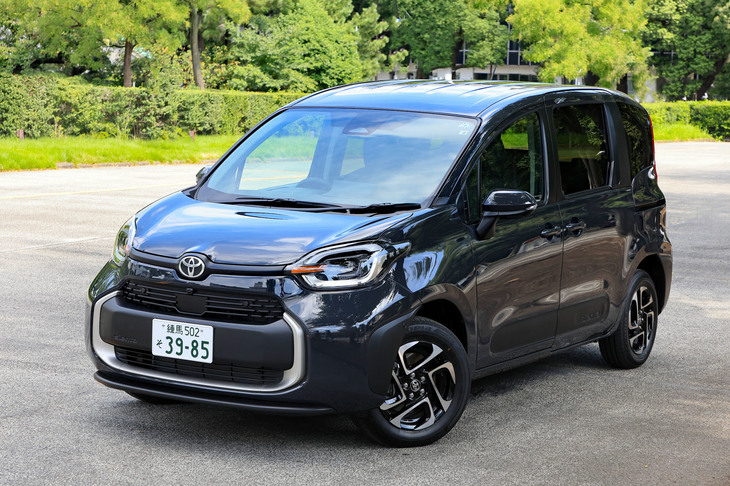 トヨタ・シエンタ ハイブリッドZ E-Four 7人乗り