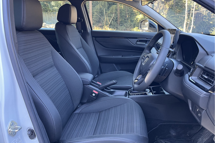 ホンダWR-V Zブラックスタイル（フロントシート）