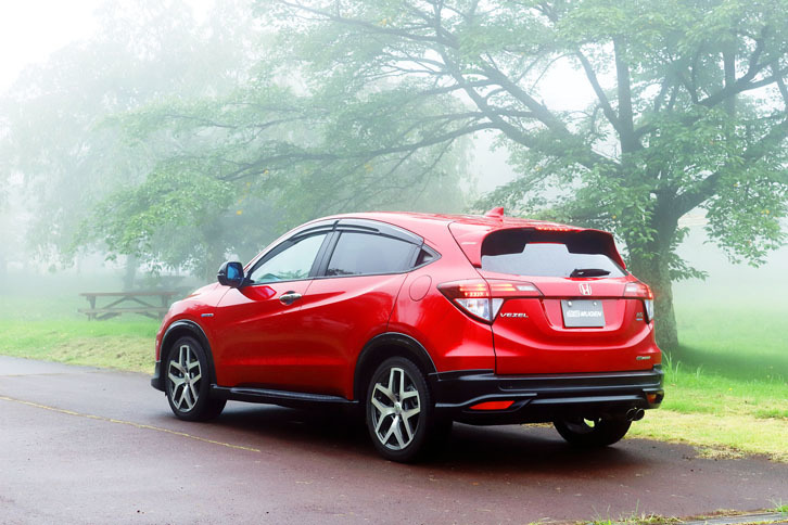 無限の「ヴェゼル」用ホイールは、4種類から選べる。写真は「MD5」と呼ばれるデザインのもの。