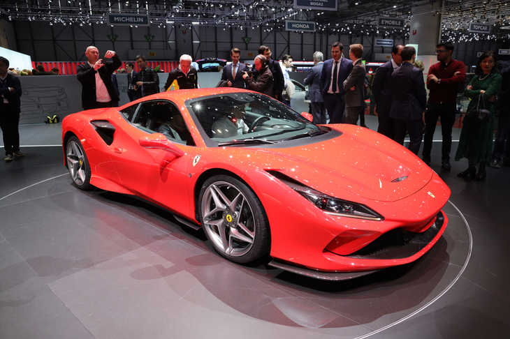 フェラーリF8トリブート