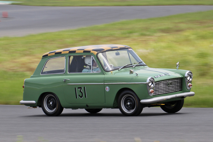 同じくRACメモリアルランに出走した1959年「オースチンA40ファリーナ」。ピニンファリーナによるハッチバックボディーをまとったミニの先輩である。