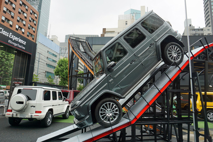 ベルンハルト氏によれば、外装部品で従来型から踏襲されているのはドアハンドルとスペアタイヤカバー、ヘッドランプウオッシャーのノズルの3点だけだという。