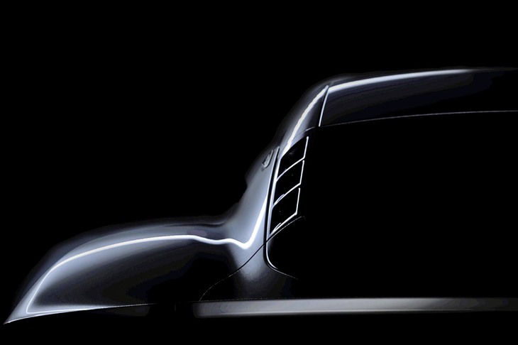 「ロータス・エミーラ」のリアまわり。キャビン後方からサイドに大きく張り出したフェンダーが印象的だ。