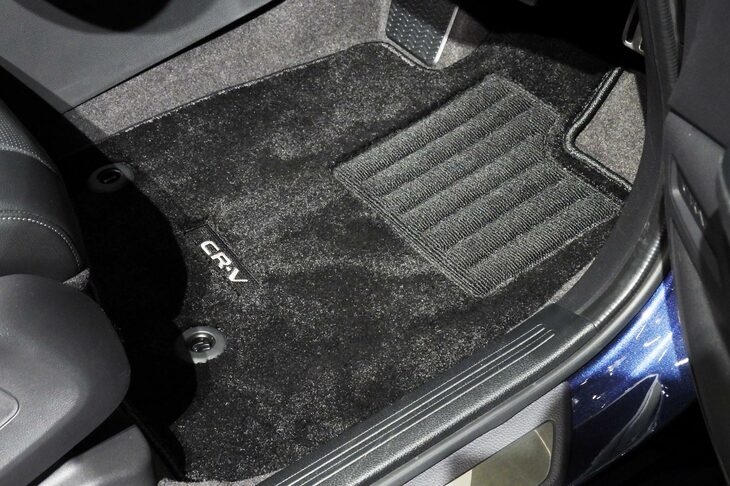 ホンダCR-V e：HEV RSブラックエディション ホンダアクセス用品装着車（フロアカーペットマット プレミアムタイプ）