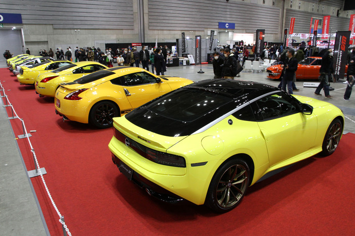 リア側から眺めた歴代「フェアレディZ」。