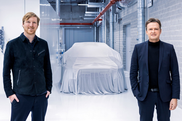 LiDARの開発で業界をリードするルミナーは、ボルボやメルセデス・ベンツ、中国の上海汽車などとも協業している。写真はルミナーのオースティン・ラッセルCEO（左）と、メルセデス・ベンツのマーカス・シェーファーCTO（右）。