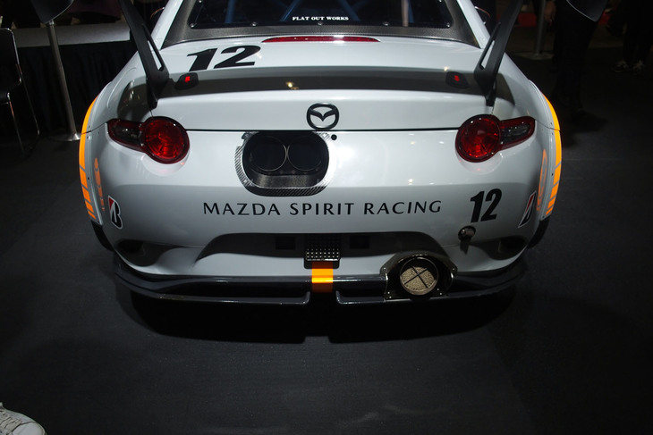 マツダ スピリット レーシング・ロードスターCNFコンセプト