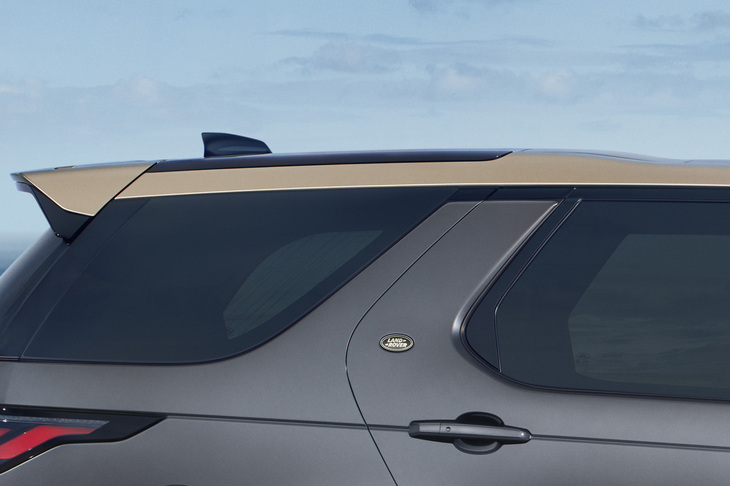 「ディスカバリー・テンペスト キュレーテッドフォージャパン」では、「ペトラカッパー」のアクセントカラーを外装に採用。