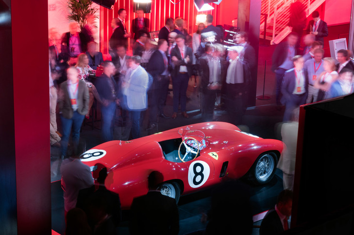 「フェラーリ・モンツァSP1／SP2」の発表会の様子。