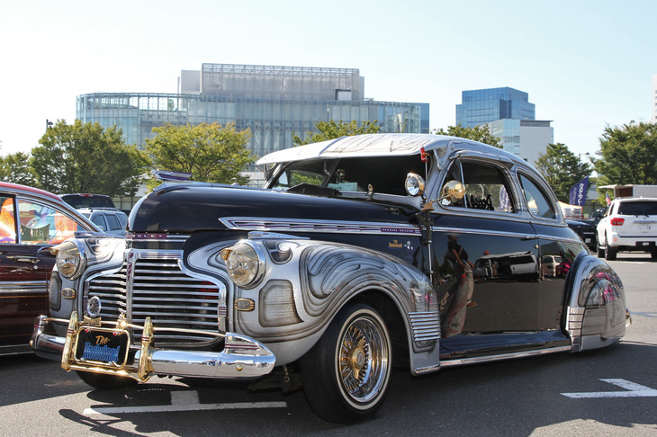 見事なペイントが施された、1941年シボレーのローライダー。