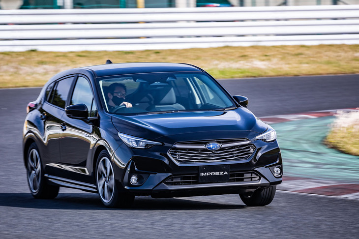 スバル・インプレッサ（クローズドコースでの走行シーン）
