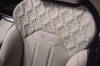 ベントレーが英国の高級宝飾ブランド「ブードルズ」とのコラボ仕様を全モデルに設定の画像