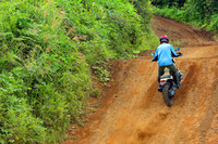 「疲れたらすぐに降りるよ」と言っておきながら、試乗枠の終わりまでコースから出なかったテスター。それほどまでに、オフロードでの「R12 G/S」の走りは楽しかったのだ。