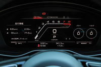 フルデジタルメーターの「アウディバーチャルコックピット」には、ブースト計やパワー／トルクメーターなども表示される、「RS」モデル専用の画面レイアウトも用意される。