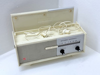 上部はイヤホン入れ。