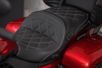 インディアンが新型車「パースート」を発売　大排気量エンジンを搭載したビッグツアラーの画像