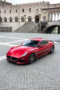 マセラティ・グラントゥーリズモ トロフェオ