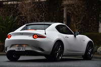 RFとはリトラクタブル・ファストバックの意。全高のみソフトトップモデルとは異なる（＋5mm）だけで、全長、全幅、ホイールベースは同じ。