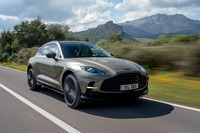 アストンマーティンDBX707