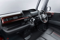 「N-BOXカスタム コーディネートスタイル」のインテリア。