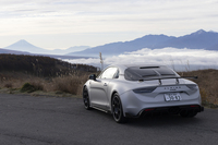 今回は「アルピーヌA110」の試乗会に参加。秋深まった信州美ヶ原で「A110アニバーサリー」「A110 GTS」「A110 R70」を乗り比べた。