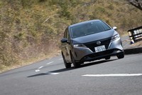 駆動用モーターは先代モデルよりも7PSと26N・m強力な最高出力116PS、最大トルク280N・mを発生。エンジンの出力も高められ、発電効率がアップしている。