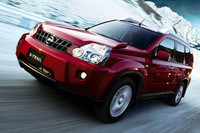 冬装備充実の「エクストレイル」、発売