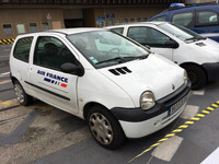 初代「トゥインゴ」の商用車仕様を用いたエールフランスの空港構内車。2017年7月撮影。