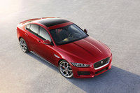 「ジャガーXE」を写真で紹介