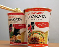 味の素による“海外仕様”カップめん「親方ラーメン」。