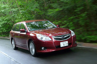 スバル・レガシィツーリングワゴン2.5i EyeSight：全長×全幅×全高＝4775×1780×1535mm／ホイールベース＝2750mm／車重＝1520kg／駆動方式＝4WD／2.5リッター水平対向4SOHC16バルブ（170ps/5600rpm、23.4kgm/4000rpm）／価格＝289万8000円（テスト車＝316万500円）