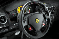 ステアリングホイールには、走行モード選択スイッチ「マネッティーノ」を備える。