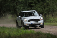 MINIクーパーS クロスオーバーALL4（4WD/6MT）【海外試乗記】の画像