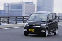 ダイハツ・ムーヴ カスタムRS（FF/CVT）【ブリーフテスト】の画像