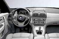 BMW、コンパクトSUV「X3」を公表の画像