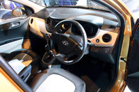 「グランドi10」のインストゥルメントパネルまわり。