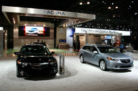 こちらはアキュラのブース。アキュラは、北米におけるホンダの高級チャンネルである。