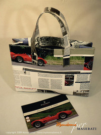 マセラティ95周年記念エコバッグは、カタログ再生!?の画像