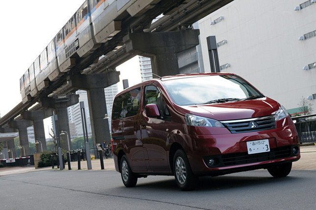【スペック】全長×全幅×全高＝4400×1695×1850mm／ホイールベース＝2725mm／車重＝1340kg／駆動方式＝FF／1.6リッター直4DOHC16バルブ（109ps/6000rpm、15.5kgm/4400rpm）／価格＝197万4000円（テスト車＝203万7000円／14インチアルミホイール＋165R14タイヤ＝6万3000円） 
