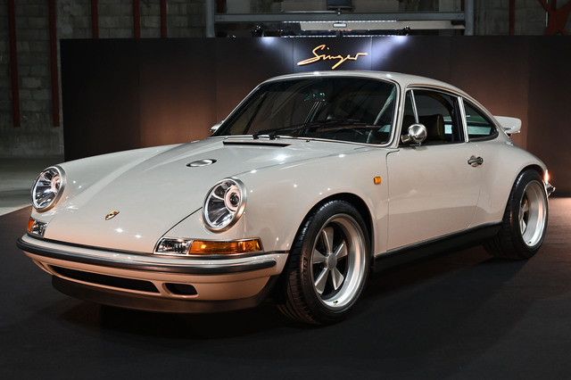 米シンガーがピカピカにレストアした「ポルシェ911」が日本初上陸
