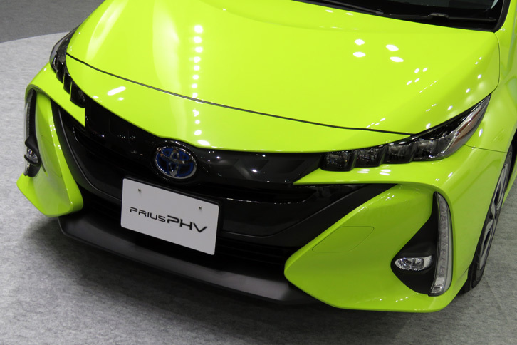 トヨタ・プリウスPHV（フロントまわり）
