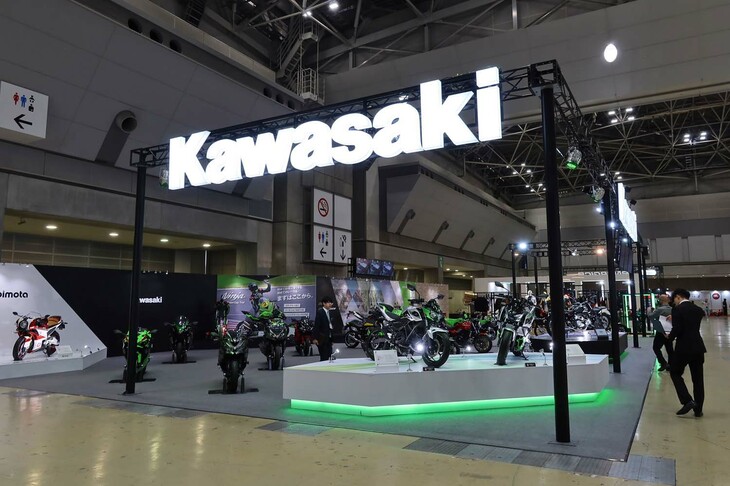 カワサキブースの様子。