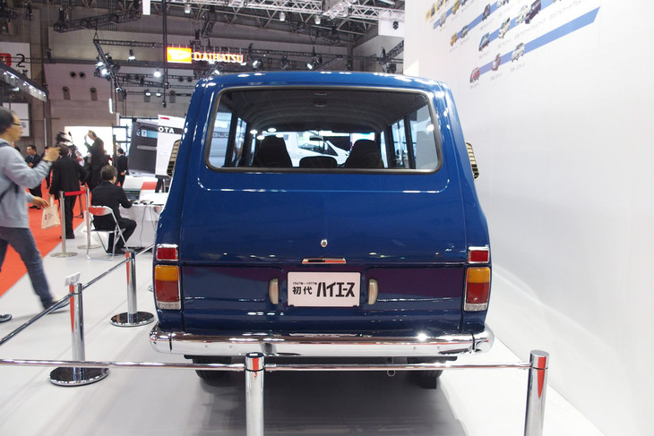 1967年に登場した初代「トヨタ・ハイエース」。